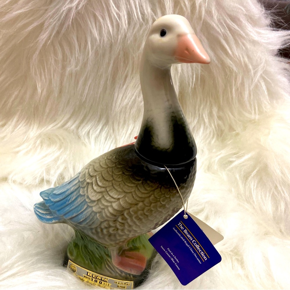 vintage Jim Beam 1979 Snow Blue Goose Decanter  Empty whiskey dec